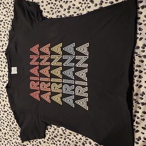 Ariana Grande Tee Size L